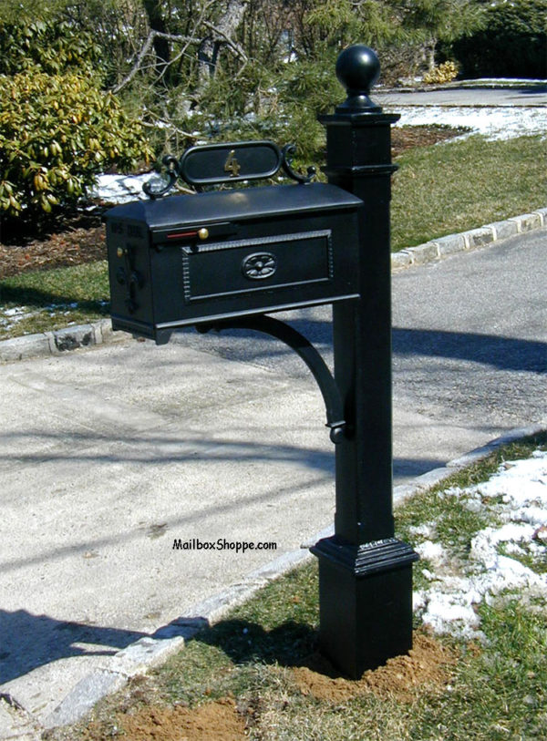 611 Imperial Mailbox and Post - Black