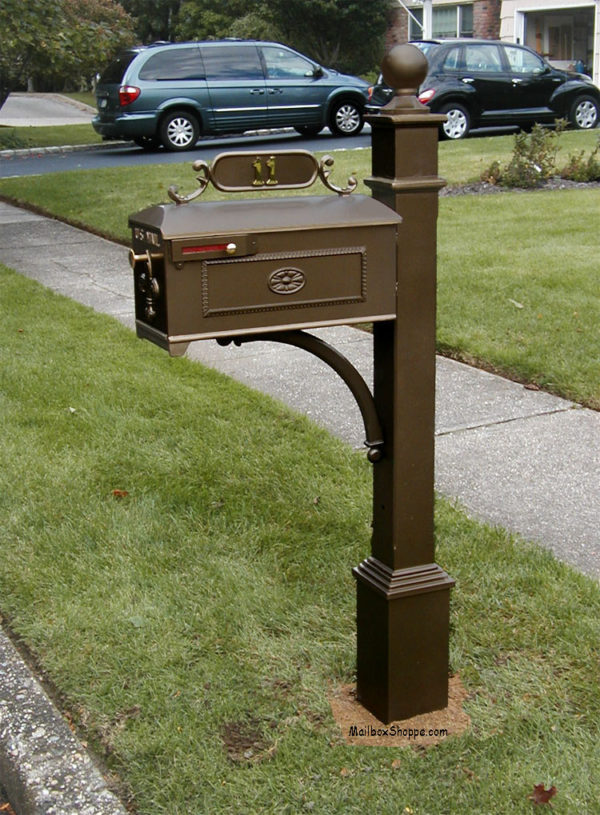 611 Imperial Mailbox and Post - Brown